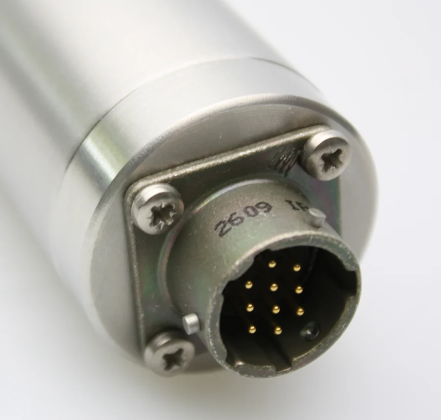 12-pin connector, sealed at the housing